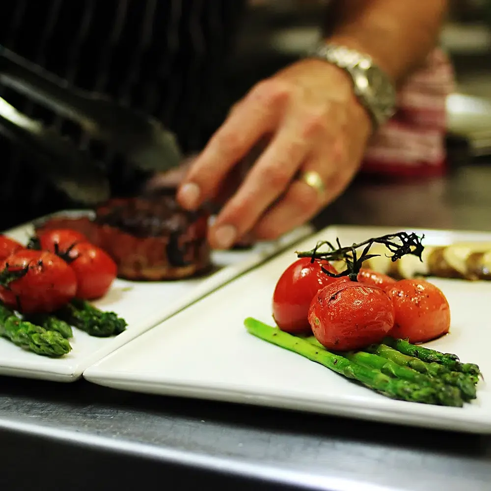 Chef-Plating-Up-Low-Carb-Keto-Freindly-Meals-SQ-1.webp